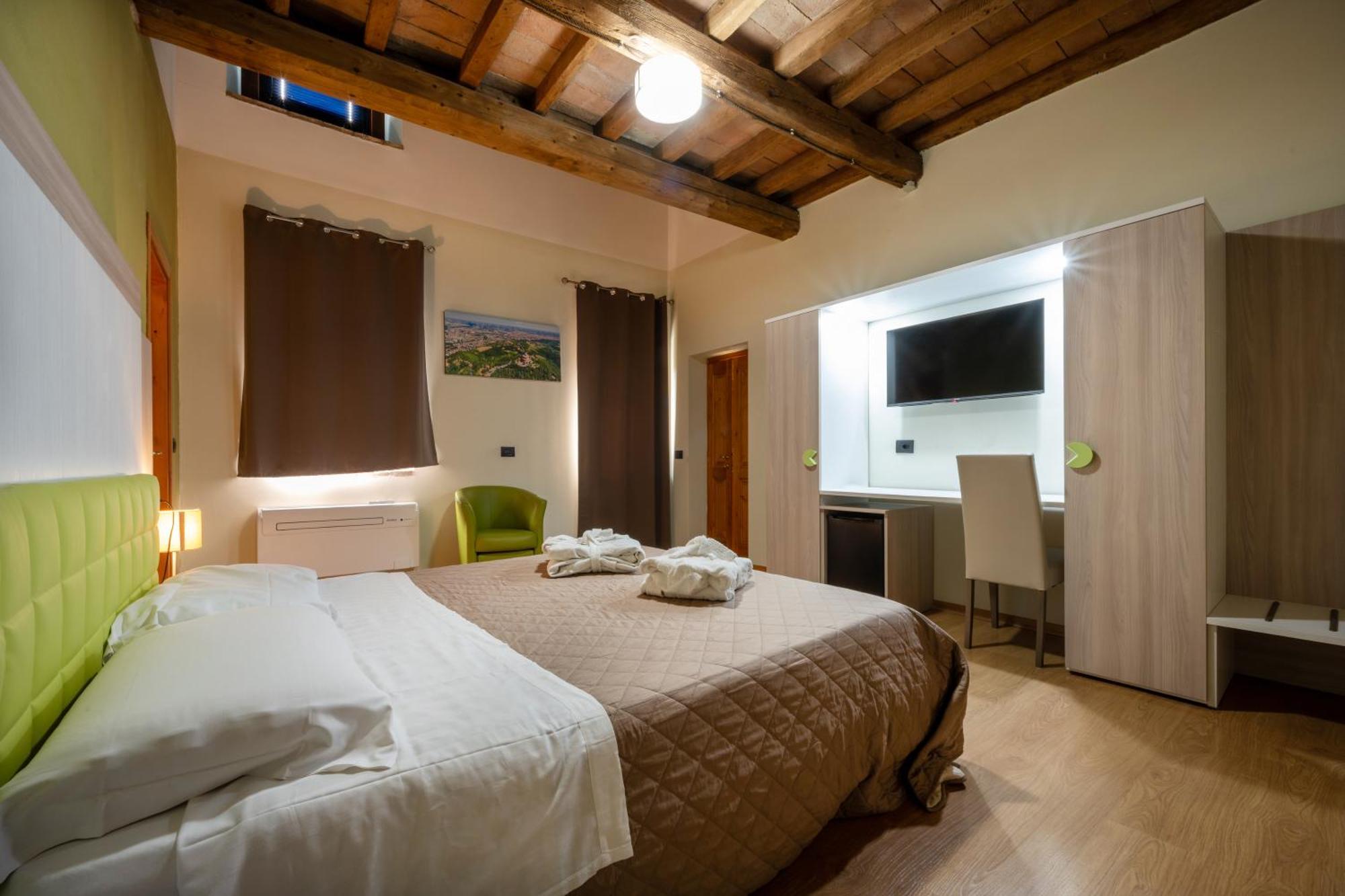 Castello Di Marano Sul Panaro - Room & Breakfast Room photo